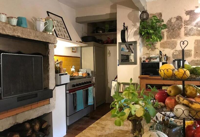 펜션 Les Aiguières En Provence