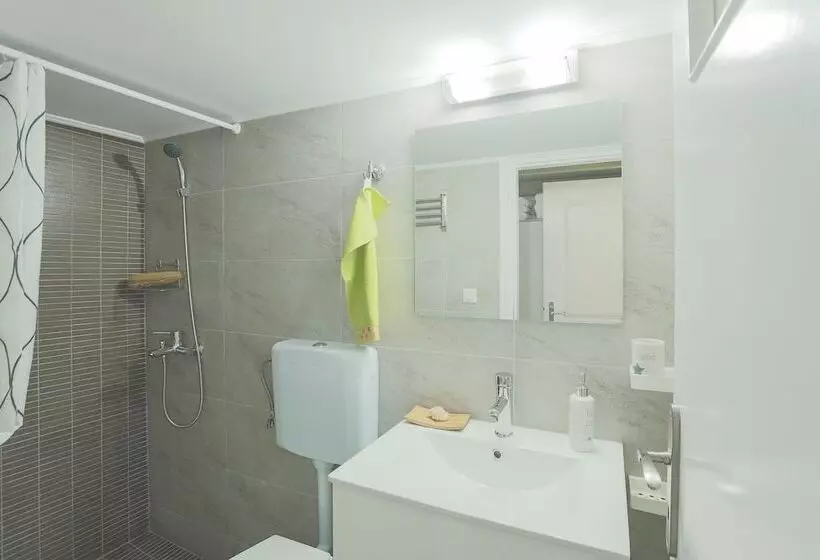 Splendid Views From A Cozy Cottage With A Garden Terrace