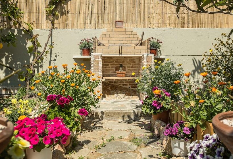 Splendid Views From A Cozy Cottage With A Garden Terrace