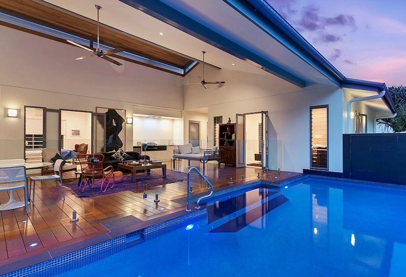 Veldree Palm Cove Rainforest And Beach