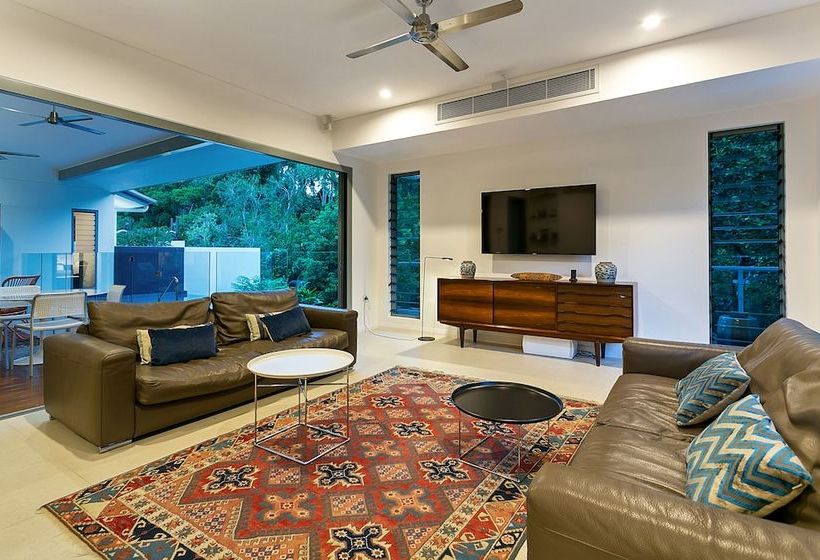 Veldree Palm Cove Rainforest And Beach