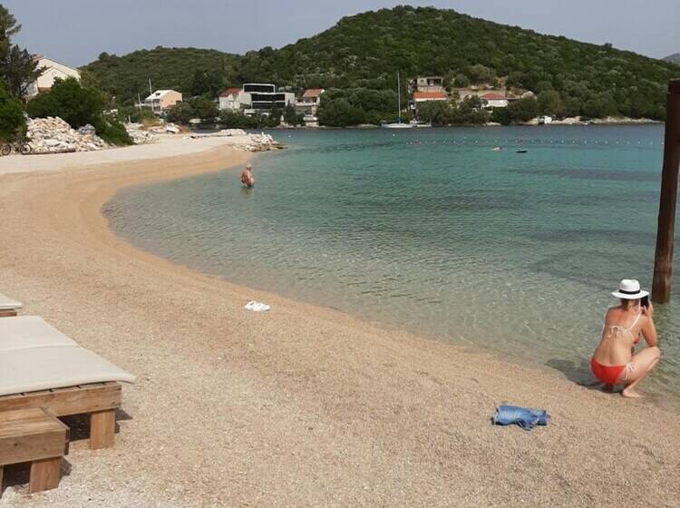 White Cloud Apartments