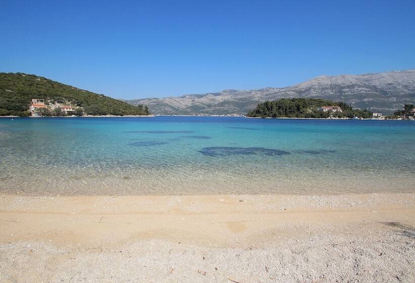 White Cloud Apartments