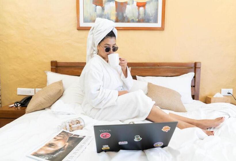 هتل Bar Peepal Resort