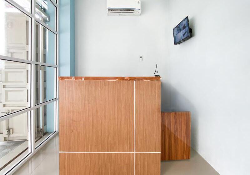 فندق Reddoorz Syariah Near Pantai Padang 2