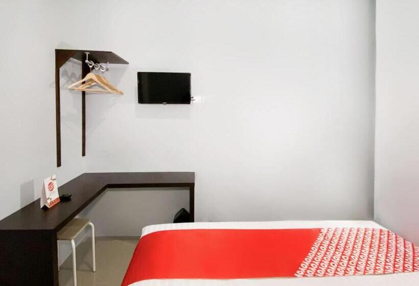 فندق Reddoorz Syariah Near Pantai Padang 2