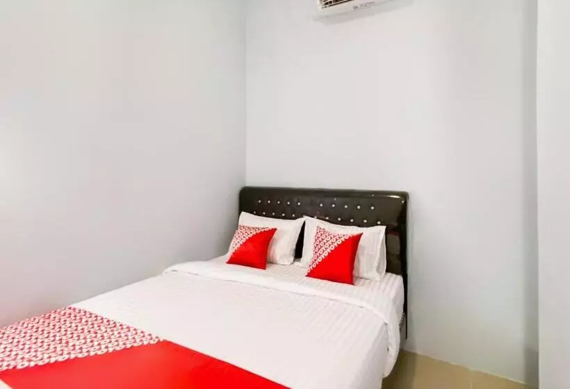 Hotelli Reddoorz Syariah Near Pantai Padang 2