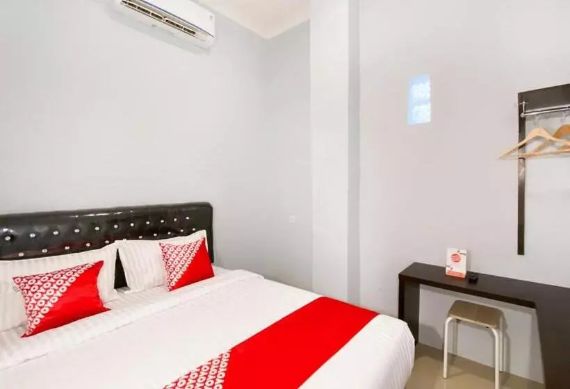 Hotelli Reddoorz Syariah Near Pantai Padang 2