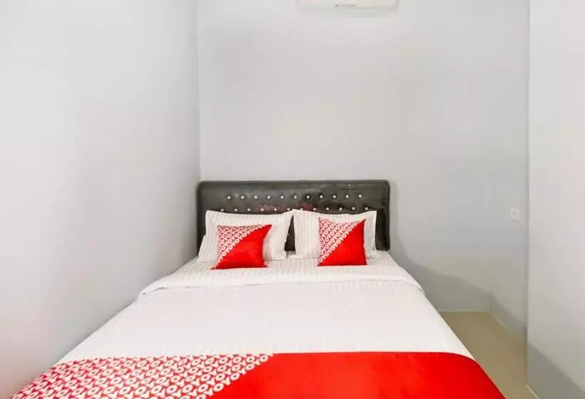 Hotelli Reddoorz Syariah Near Pantai Padang 2