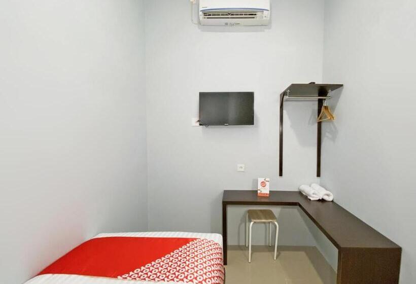 فندق Reddoorz Syariah Near Pantai Padang 2