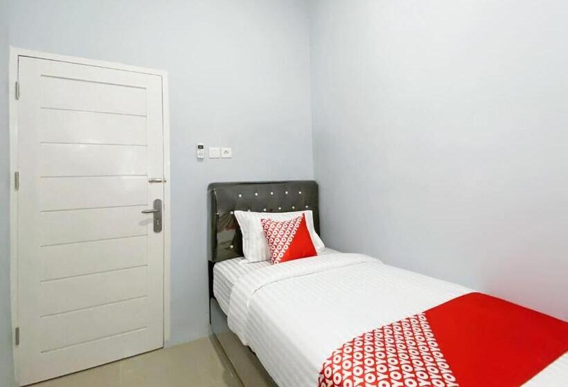 فندق Reddoorz Syariah Near Pantai Padang 2