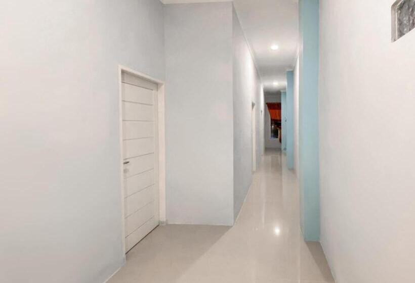 فندق Reddoorz Syariah Near Pantai Padang 2