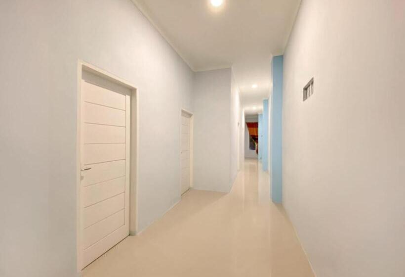 فندق Reddoorz Syariah Near Pantai Padang 2
