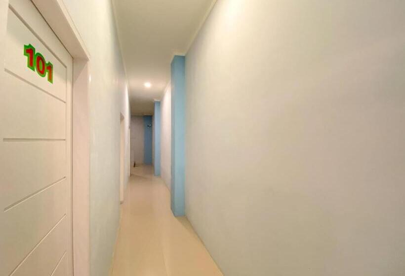 فندق Reddoorz Syariah Near Pantai Padang 2