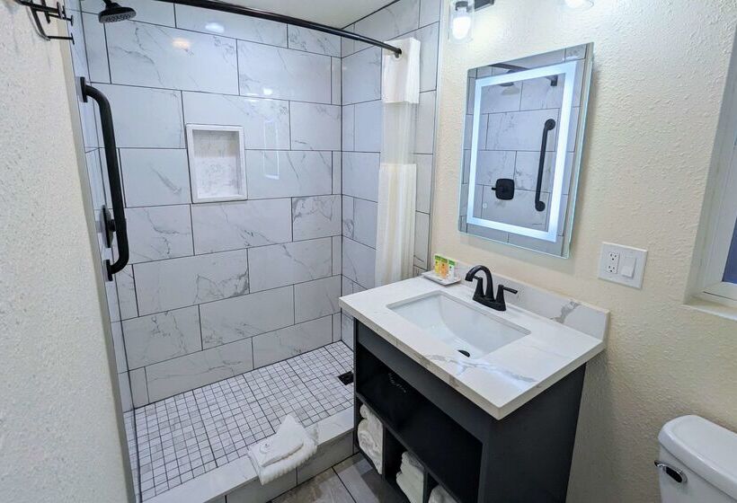 هتل Clarion Collection Wilkie S Inn Pacific Grove Monterey