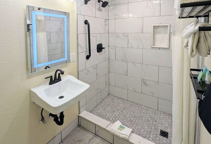 هتل Clarion Collection Wilkie S Inn Pacific Grove Monterey