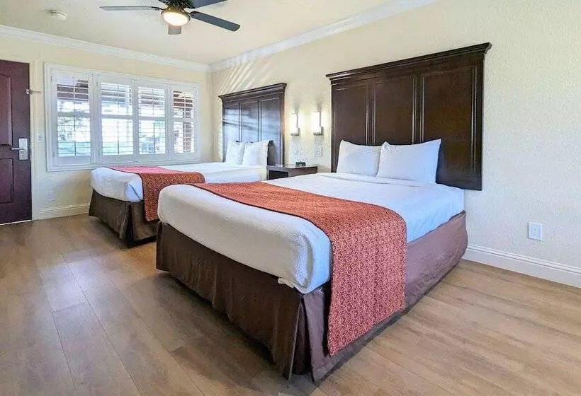 Отель Clarion  Collection Wilkie S Inn Pacific Grove  Monterey