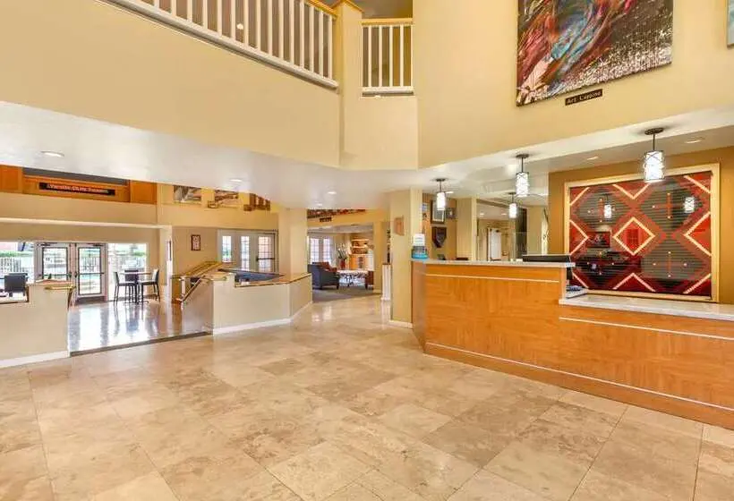 هتل Hilton Vacation Club Varsity Club Tucson