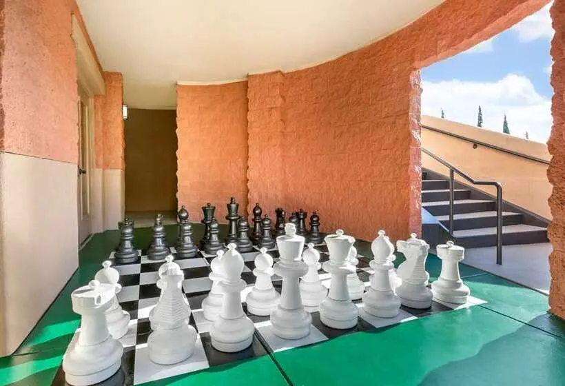 هتل Hilton Vacation Club Varsity Club Tucson
