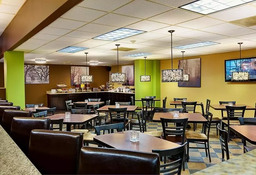 Historic Whispering Woods Hotel & Conference Center