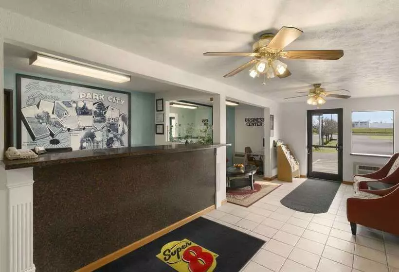 Отель Super 8 By Wyndham Park City/north Wichita Area