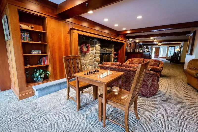 The Valley Inn, Ascend Hotel Collection