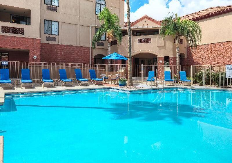 בית מלון כפרי Hilton Vacation Club Varsity Club Tucson