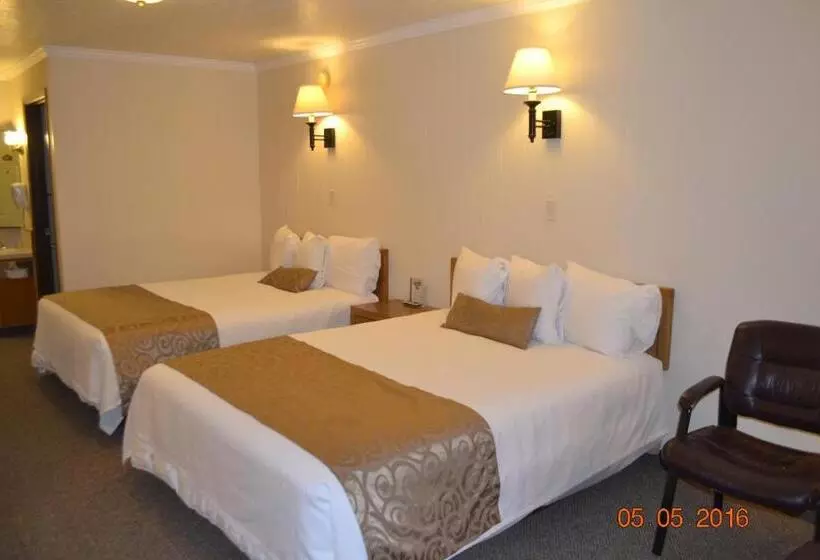 Отель Western Inn