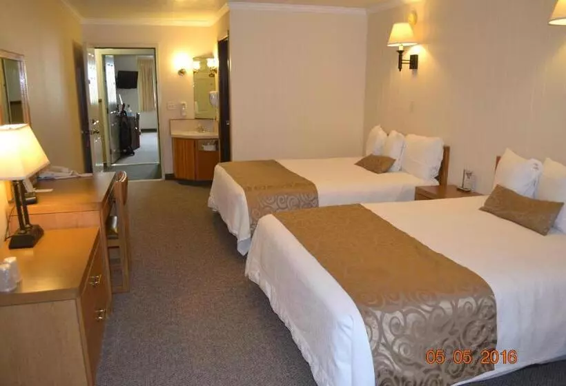 Отель Western Inn