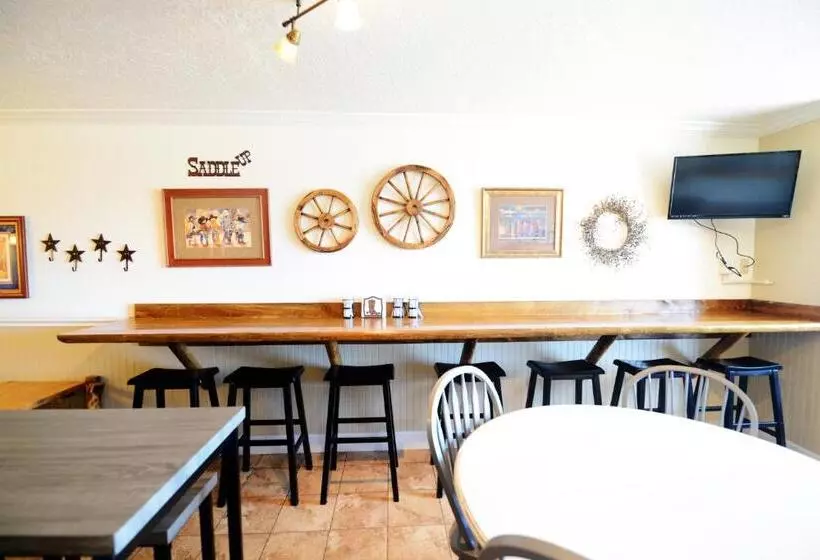 Отель Western Inn