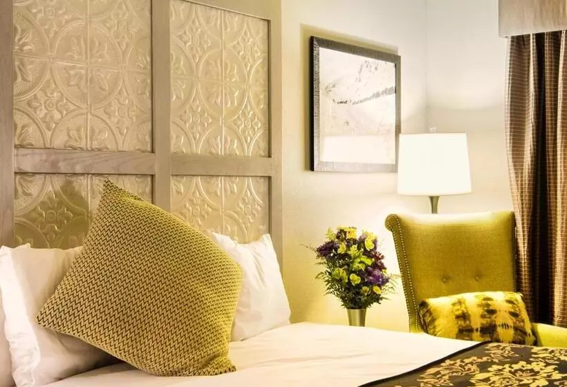 فندق Holland America Skagway Inn