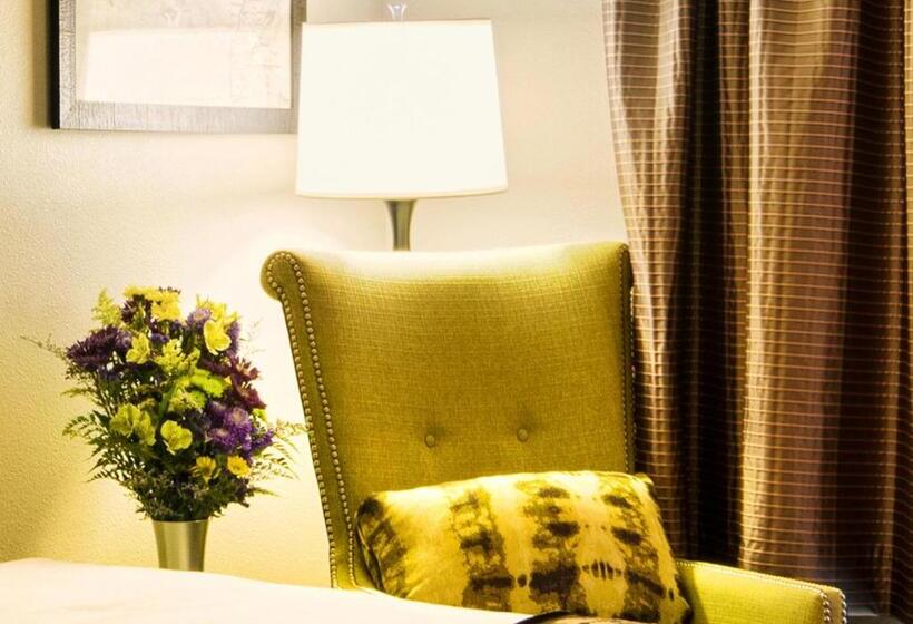 هتل Holland America Skagway Inn