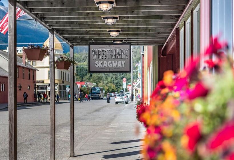 هتل Holland America Skagway Inn