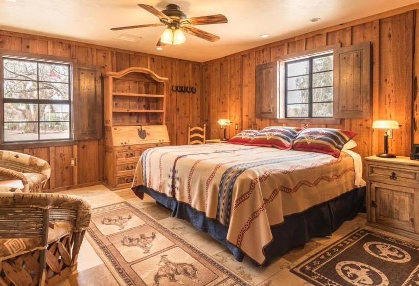 Otel White Stallion Ranch