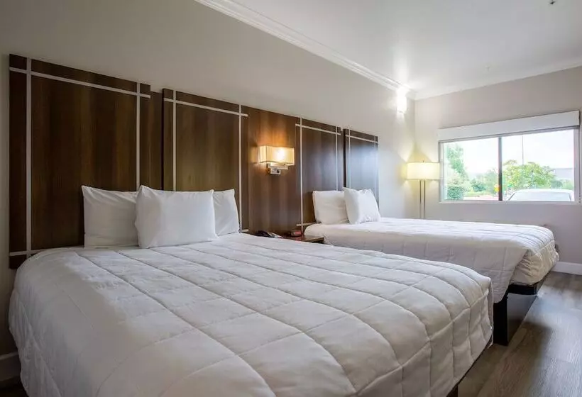 Отель Wildflower Inn At Bell Rock