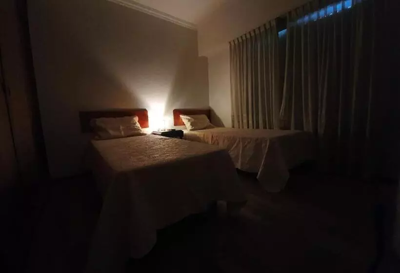 تختخواب و صبحانه Green House.river