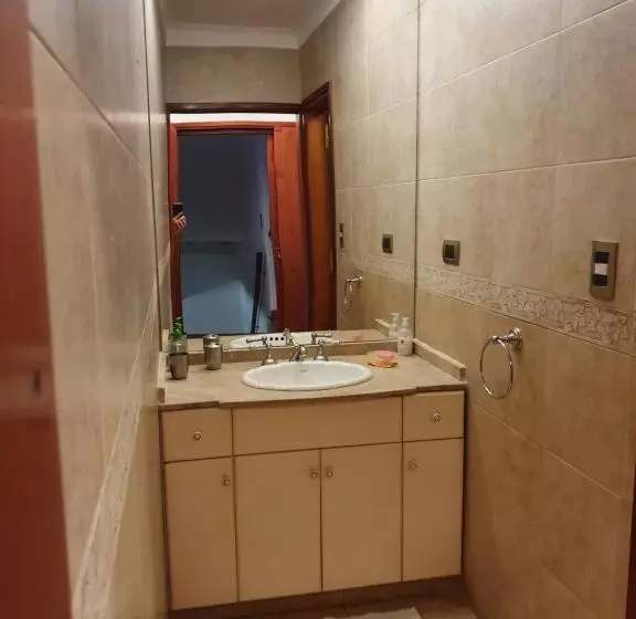 تختخواب و صبحانه Green House.river