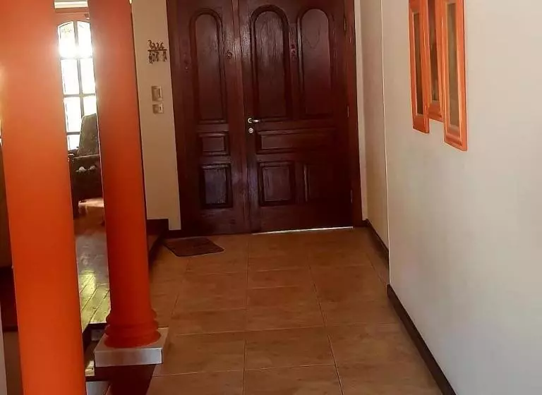 تختخواب و صبحانه Green House.river