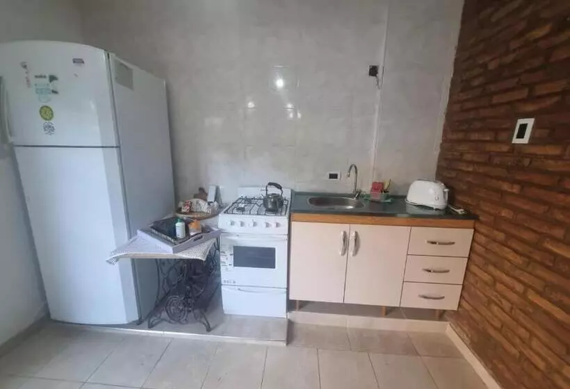 تختخواب و صبحانه Green House.river