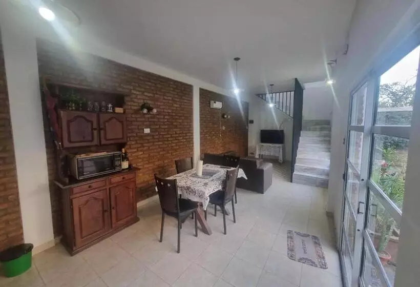 تختخواب و صبحانه Green House.river