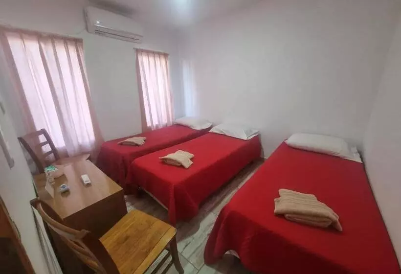 تختخواب و صبحانه Green House.river