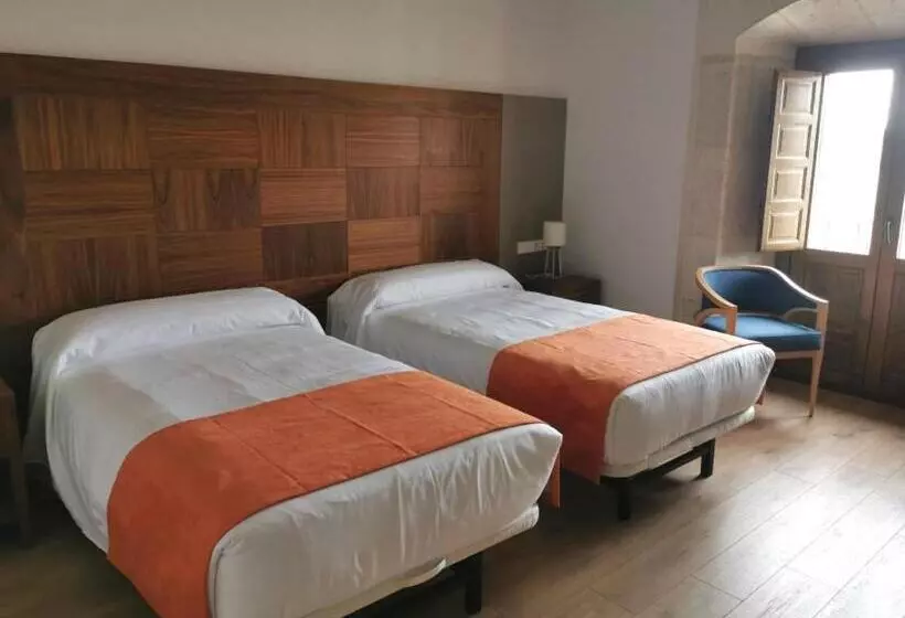 Hotelli Hospedería Monasterio De La Vid