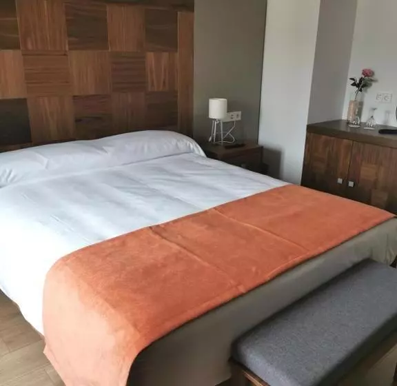 Hotelli Hospedería Monasterio De La Vid