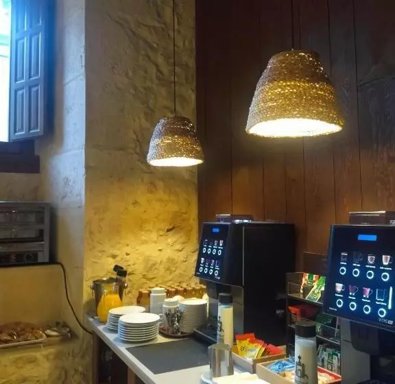 Hotelli Hospedería Monasterio De La Vid