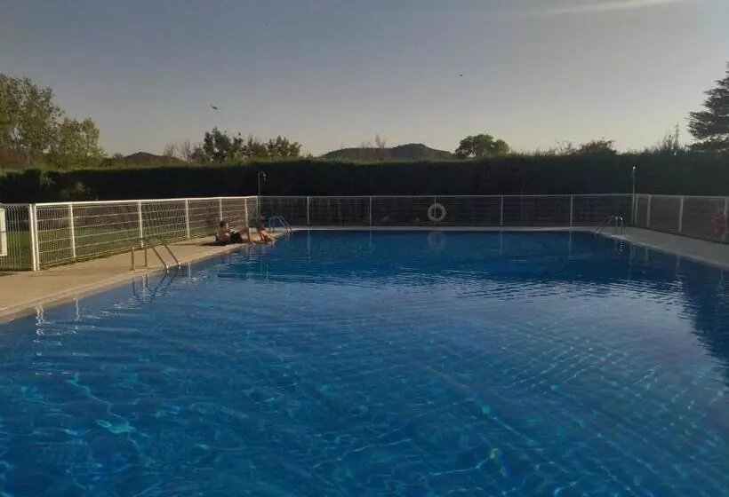 Hotelli Hospedería Monasterio De La Vid