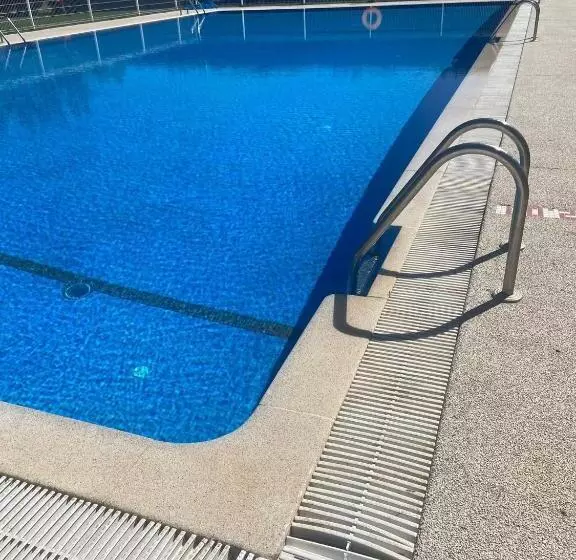 Hotelli Hospedería Monasterio De La Vid