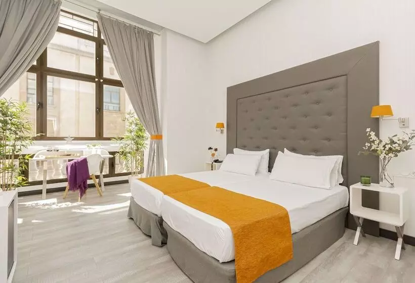 هتل Oh Nice Revellin Ceuta