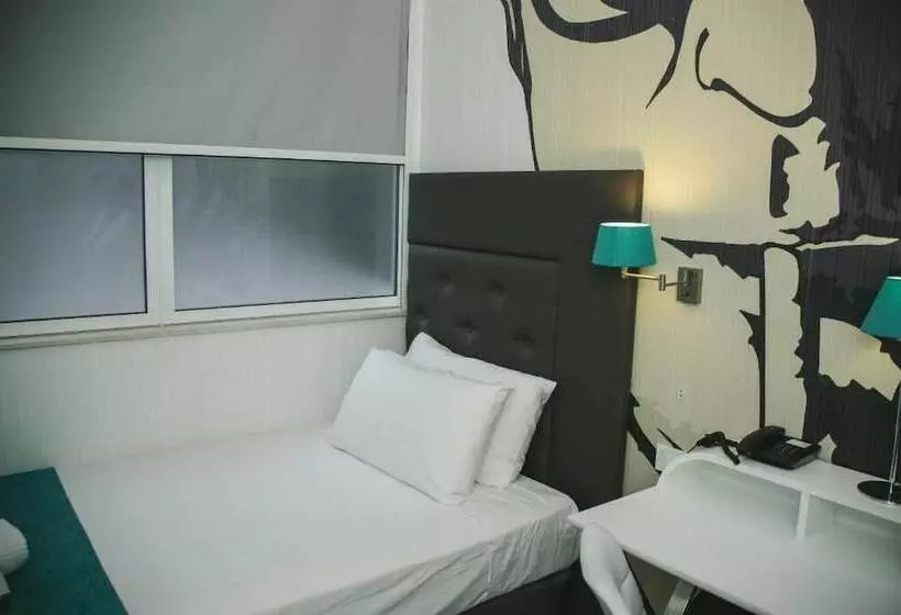 هتل Oh Nice Revellin Ceuta