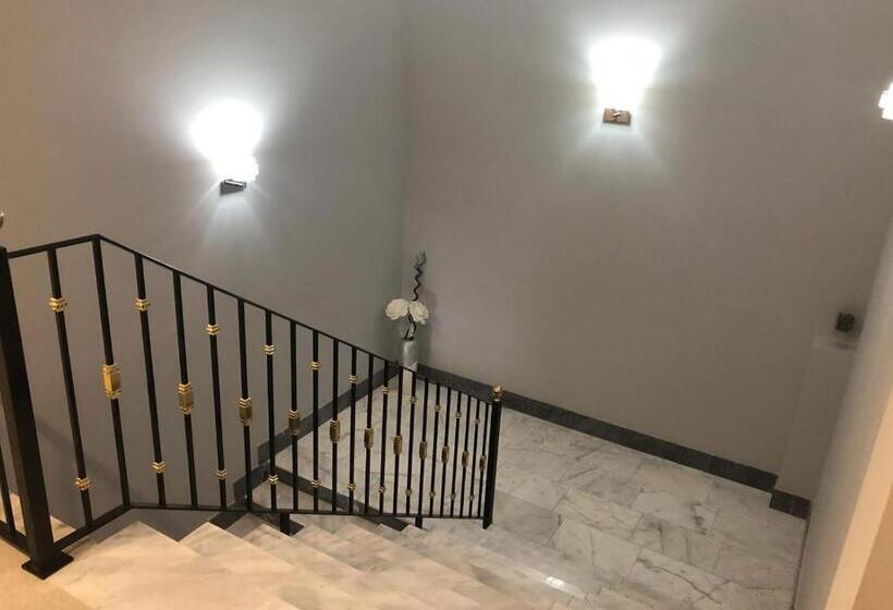 Пансион Hostal La Taurina