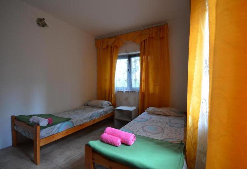 ペンション Hostel Aeropuerto Ezeiza 10 Minutos De Aeropuerto